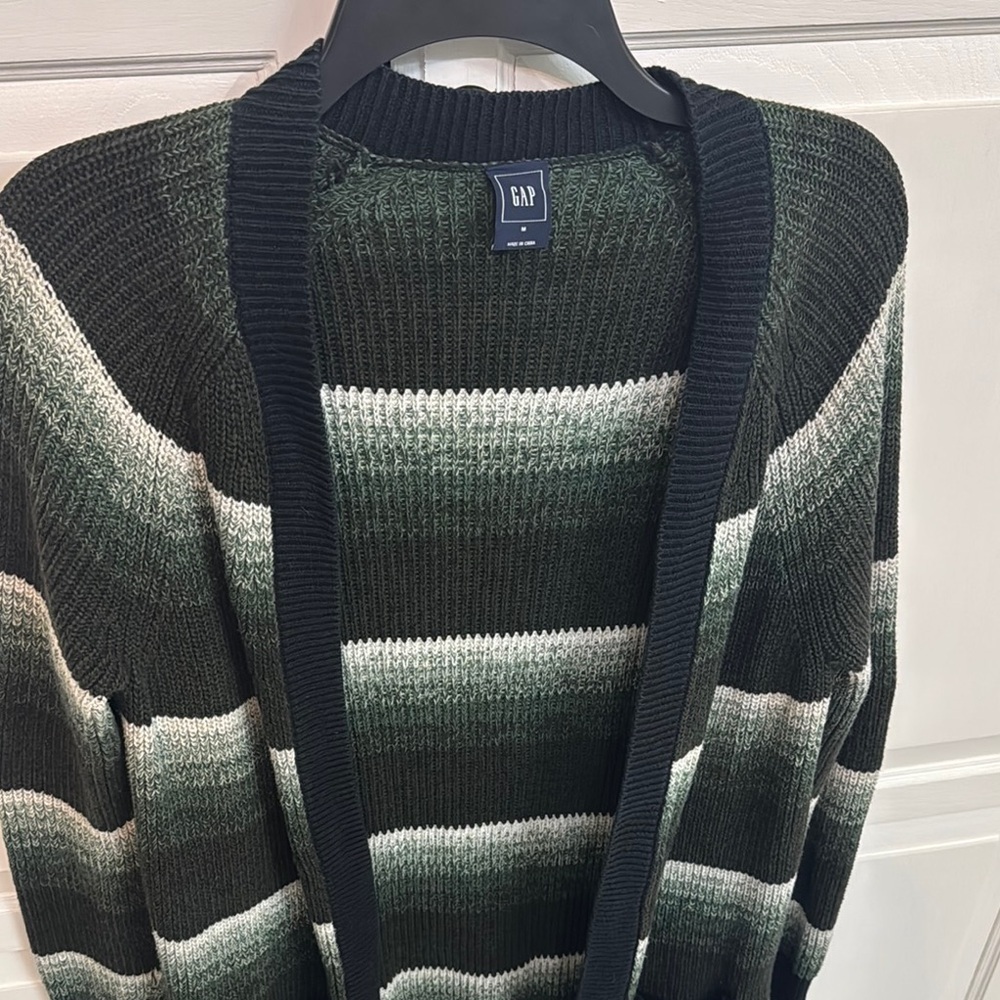 GAP cardigan sweater. Long, pockets, size medium. - Picture 4 of 6